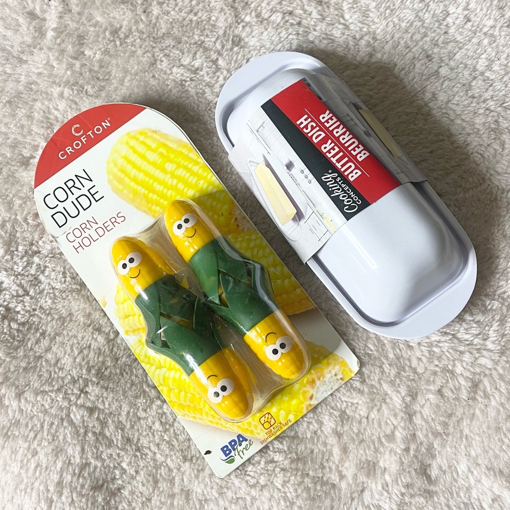 New Crofton Corn Dude lot ( butter dish, and corn holders)
